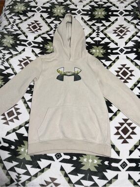 Under Armour Men’s Beige V-Neck Logo Hoodie